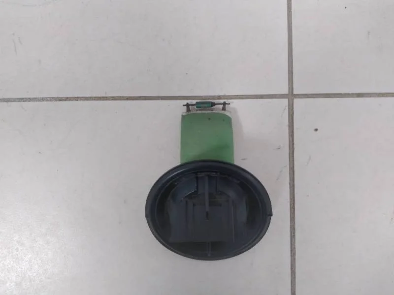 Резистор отопителя Skoda Rapid 2012-2020