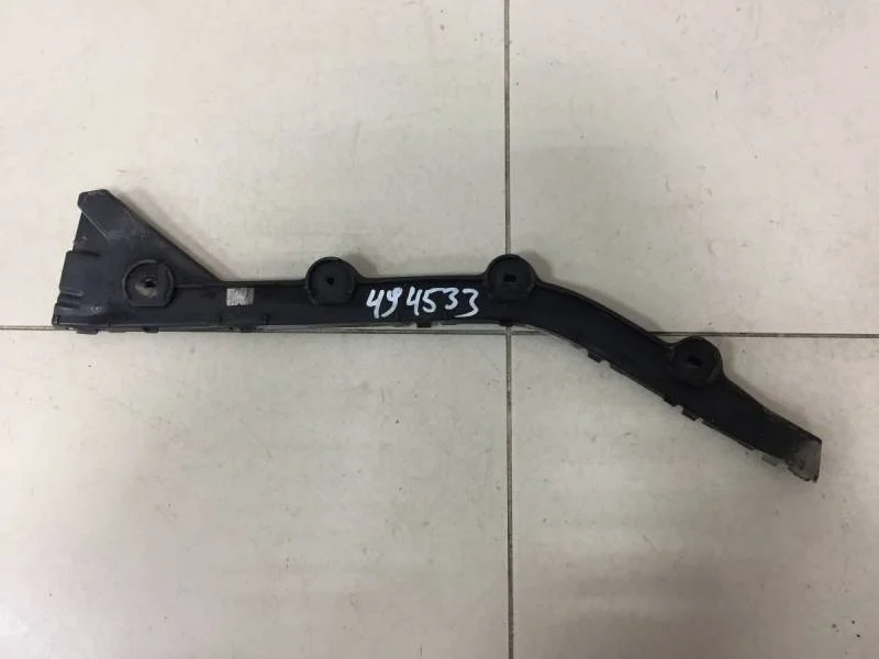 Кронштейн заднего бампера правый Skoda Rapid 2012-2020