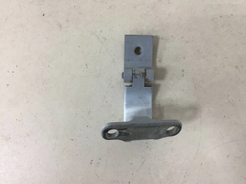 Петля двери багажника Skoda Rapid 2012-2020