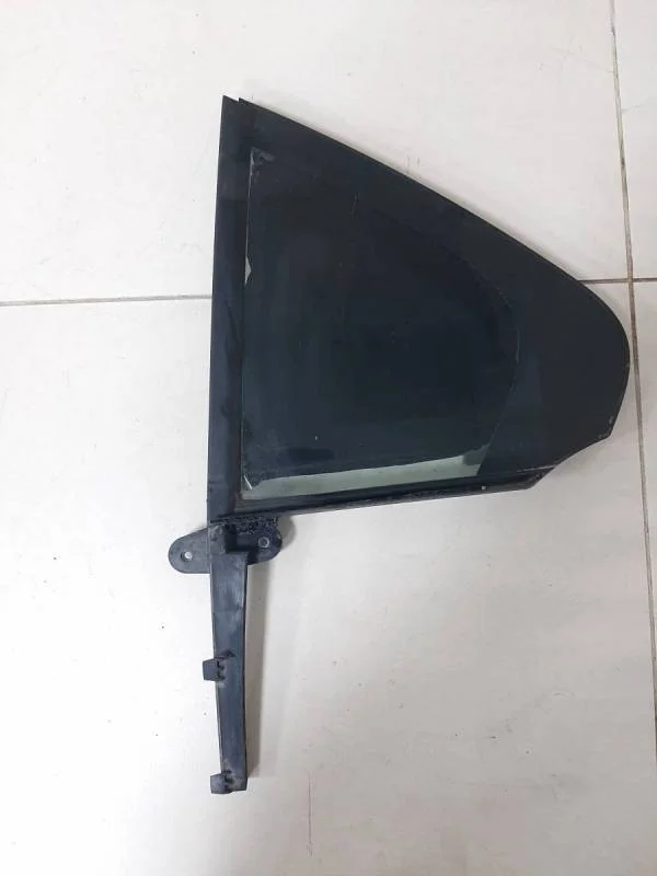 Стекло двери задней левой (форточка) Skoda Rapid 2012-2020