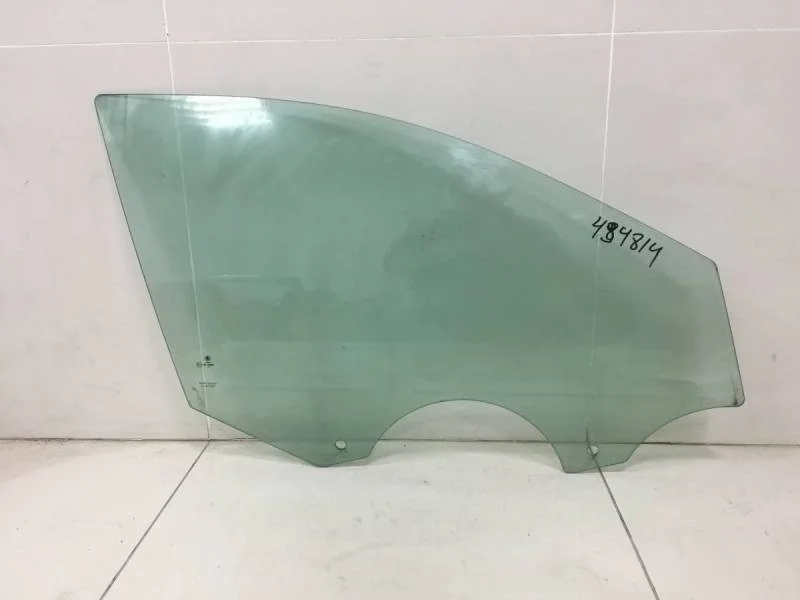 Стекло двери передней правой Skoda Rapid 2012-2020