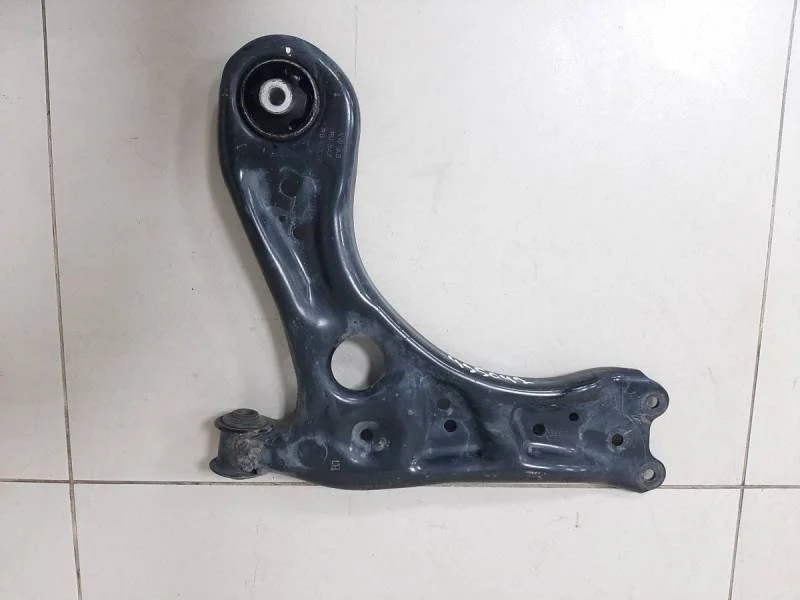 Рычаг передний левый Skoda Rapid 2012-2020