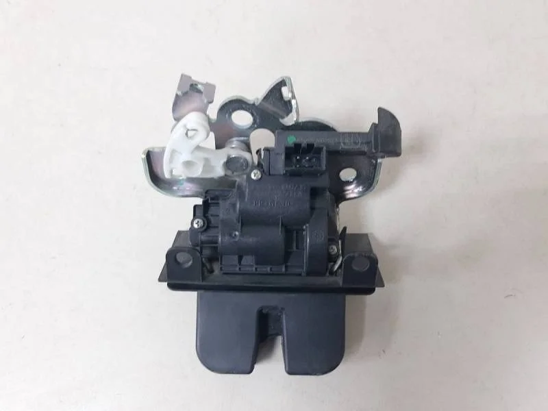 Замок багажника Skoda Rapid 2012-2020