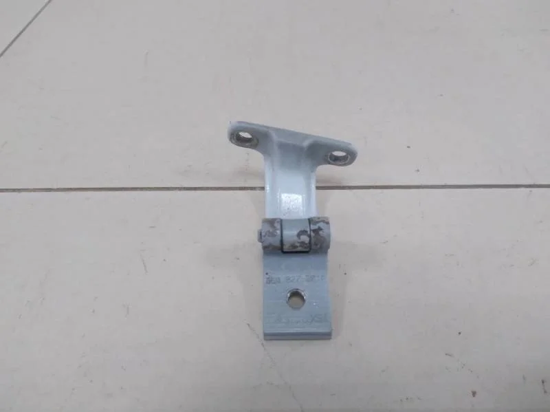 Петля двери багажника Skoda Rapid 2012-2020