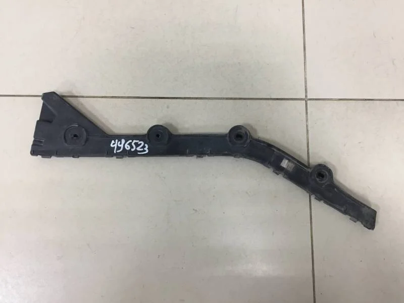 Кронштейн заднего бампера правый Skoda Rapid 2012-2020