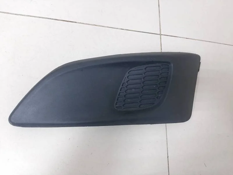 Решетка в бампер левая Chevrolet Aveo T300 2011>