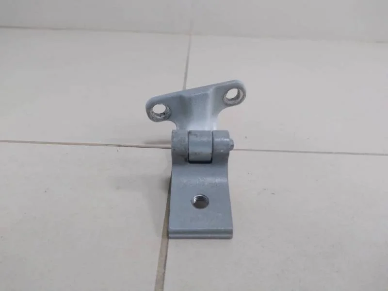 Петля двери багажника Skoda Rapid 2012-2020