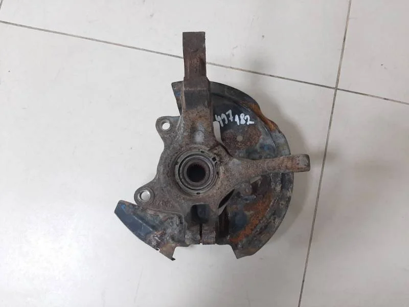 Кулак поворотный передний правый Nissan Almera 3 (G11, G15) 2012>