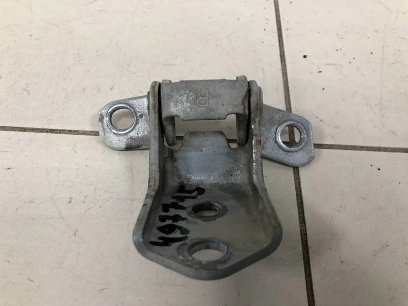 Петля двери передней левой нижняя Mazda Mazda 3 (BK) 2002-2009