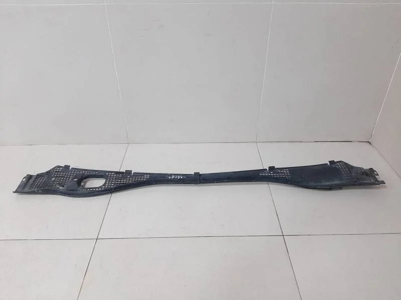 Решетка стеклооч. (планка под лобовое стекло, жабо) Lada Largus 2012>