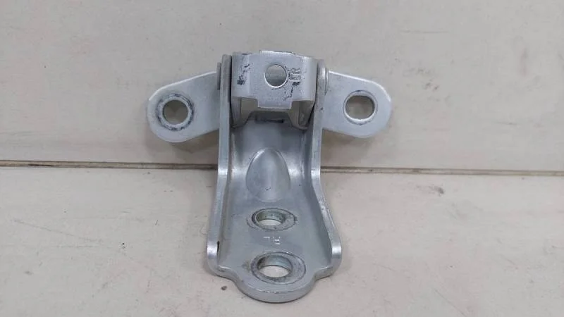 Петля двери задней правой нижняя Hyundai Solaris 2010-2017