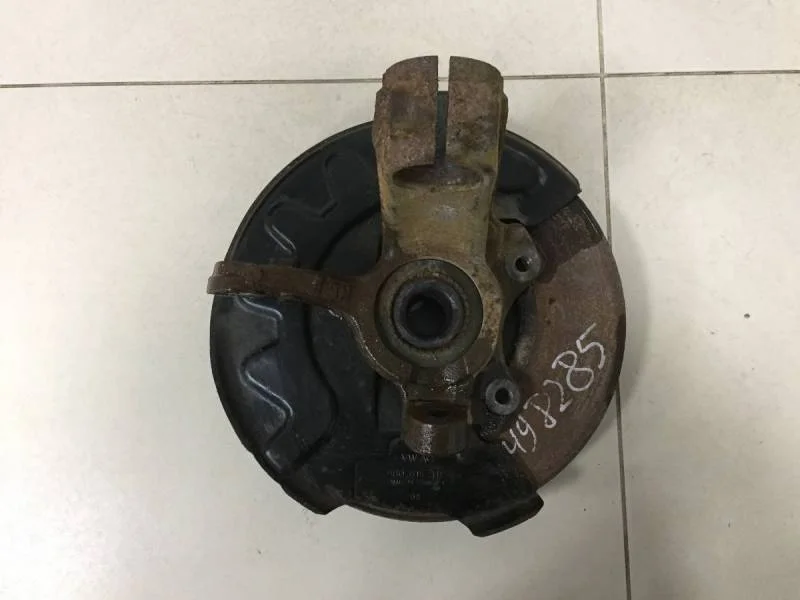 Кулак поворотный передний левый Skoda Rapid 2012-2020