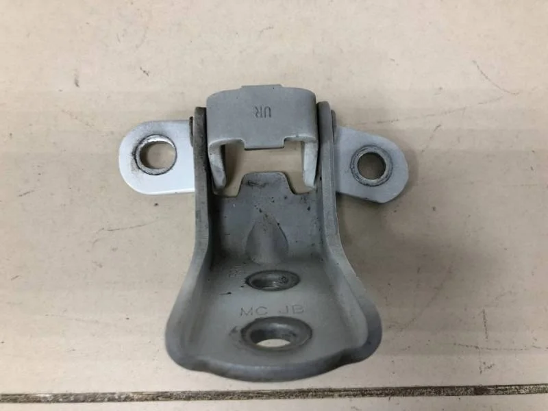 Петля двери передней правой верхняя Hyundai Solaris 2010-2017