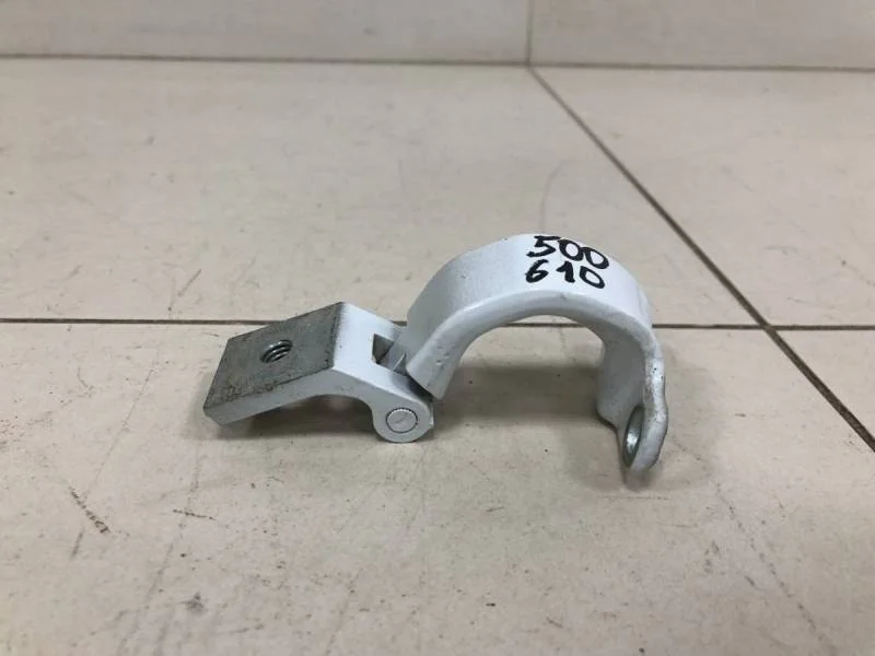 Петля двери багажника Skoda Octavia (A7) 2013>