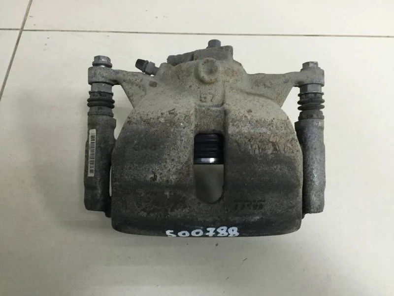 Суппорт передний правый Skoda Octavia A8 2019>