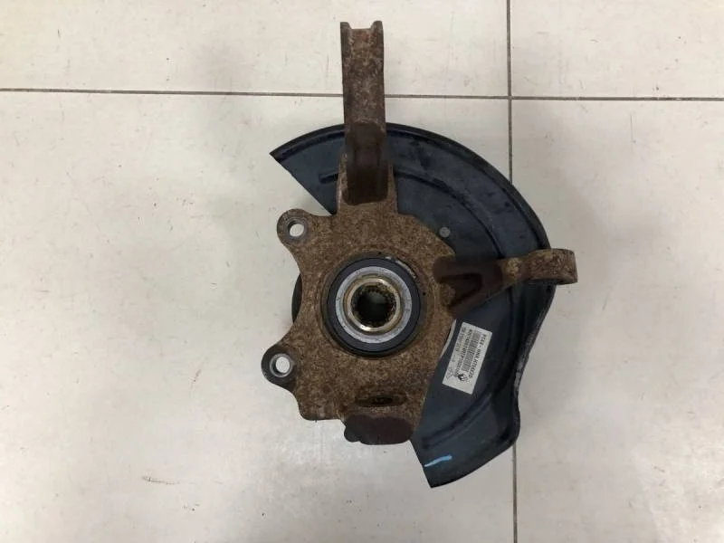 Кулак поворотный передний правый Renault Kaptur 2016>