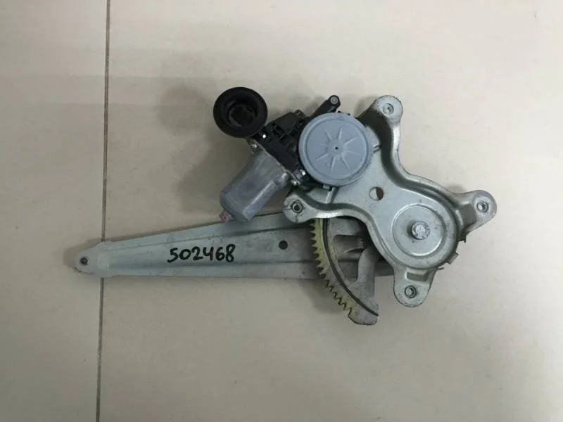 Стеклоподъемник электр. задний правый Toyota Camry (V40) 2006-2011