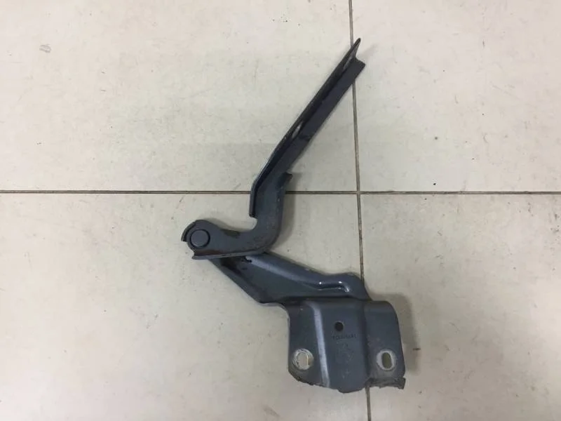 Петля капота левая Volkswagen Jetta (5K) 2011>