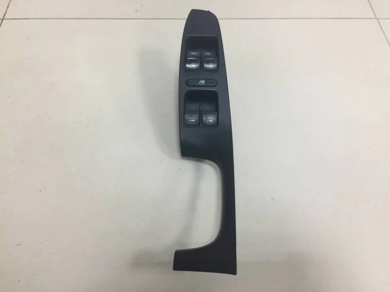 Блок управления стеклоподъемниками Volkswagen Jetta (5K) 2011>