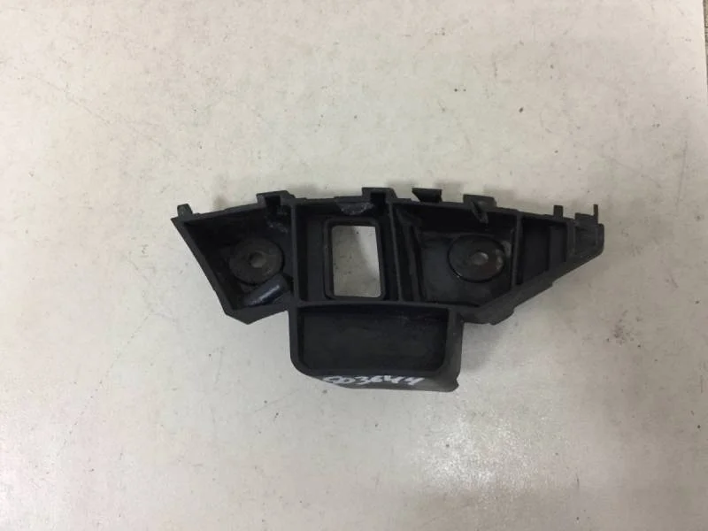 Кронштейн переднего бампера правый Volkswagen Jetta (5K) 2011>