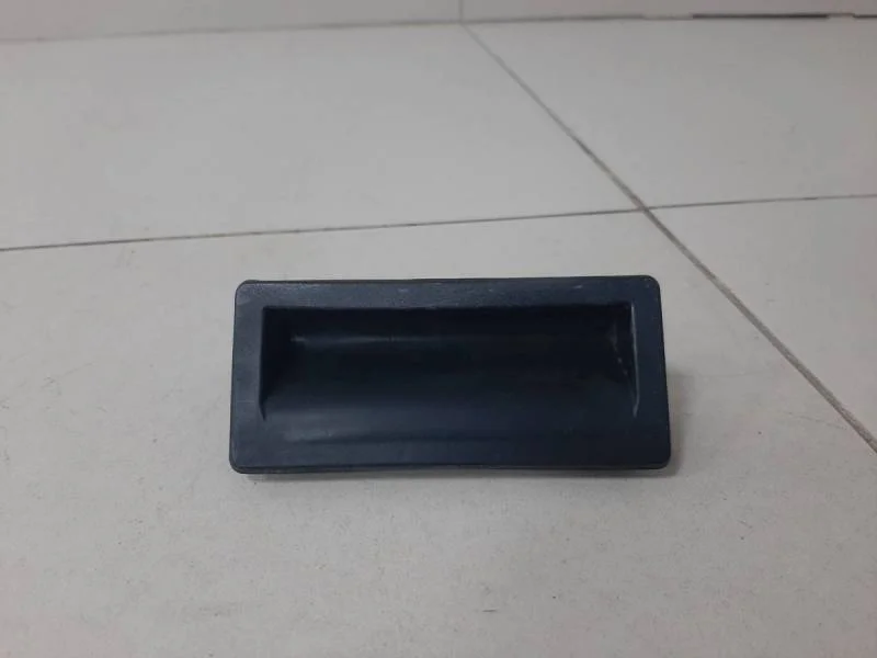 Кнопка открывания багажника Volkswagen Jetta (5K) 2011>