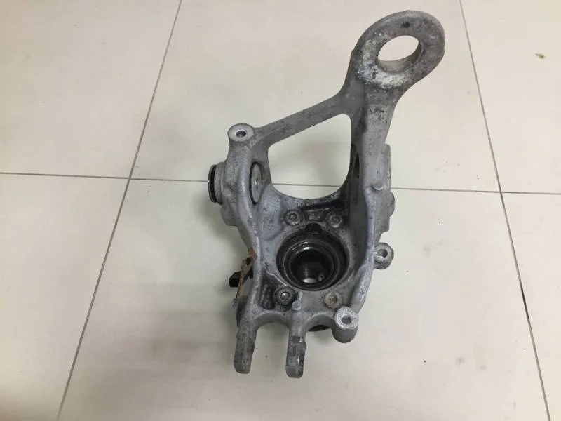 Кулак поворотный задний правый Audi A6 (C7) 2011>