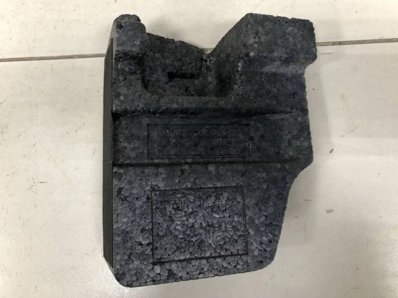 Наполнитель переднего бампера Kia Ceed (ED) 2007-2012