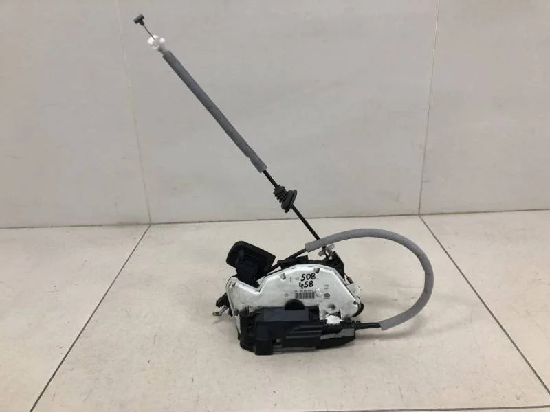 Замок двери задней правой Skoda Rapid 2012-2020