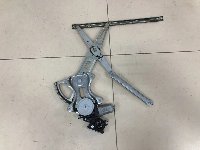 Стеклоподъемник электр. передний левый Toyota Rav 4 (A30) 2006-2013