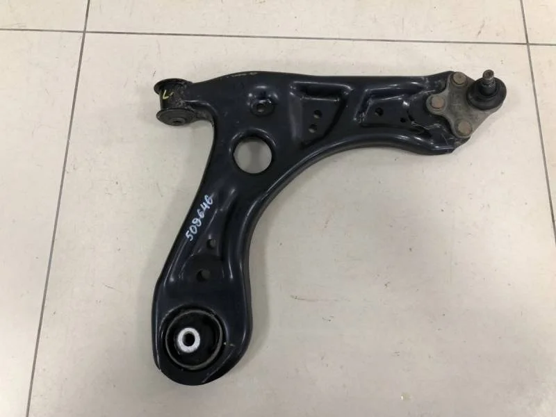 Рычаг передний правый Skoda Rapid 2012-2020