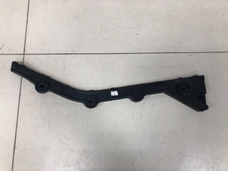 Кронштейн заднего бампера правый Skoda Rapid 2012-2020