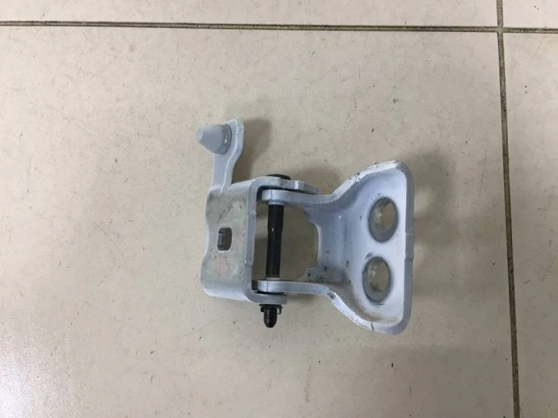 Петля двери передней правой нижняя Peugeot 408 2012>