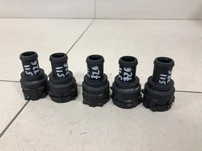 Фланец двигателя системы охлаждения Skoda Octavia (A5 1Z-) 2004-2013