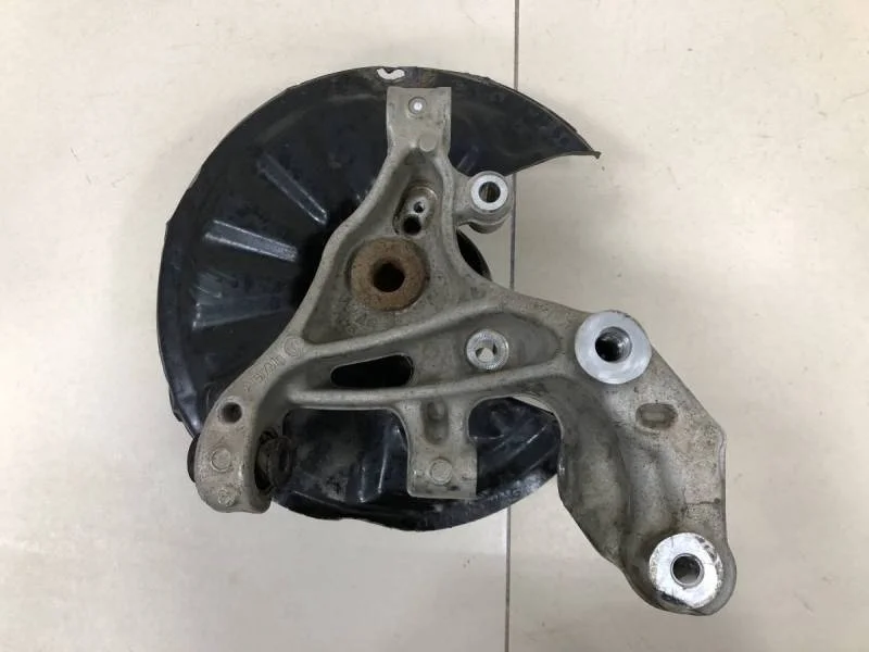 Кулак поворотный задний левый Volkswagen Tiguan 2017>