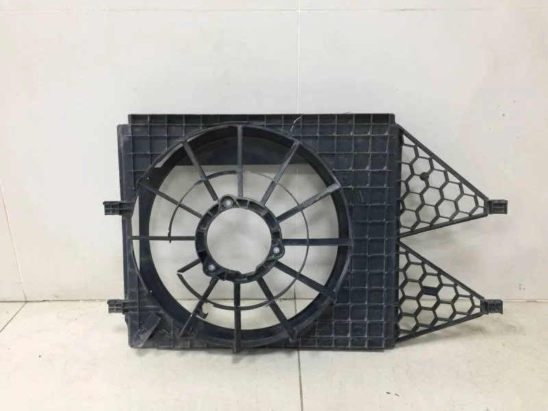 Диффузор вентилятора Skoda Rapid 2012-2020