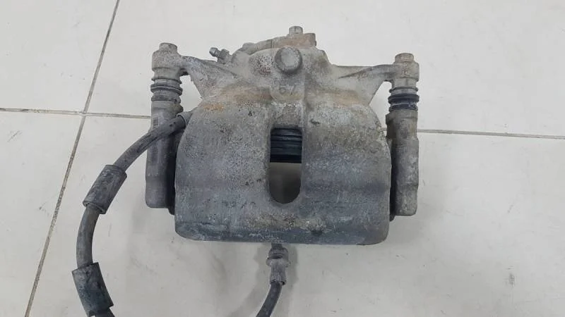 Суппорт передний правый Skoda Octavia (A7) 2013>