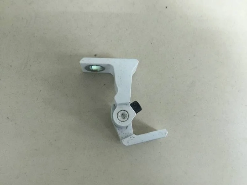 Петля двери задней правой нижняя Skoda Octavia (A7) 2013>