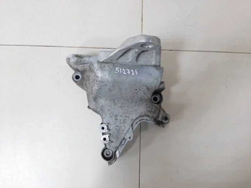Кронштейн опоры двигателя Skoda Rapid 2012-2020