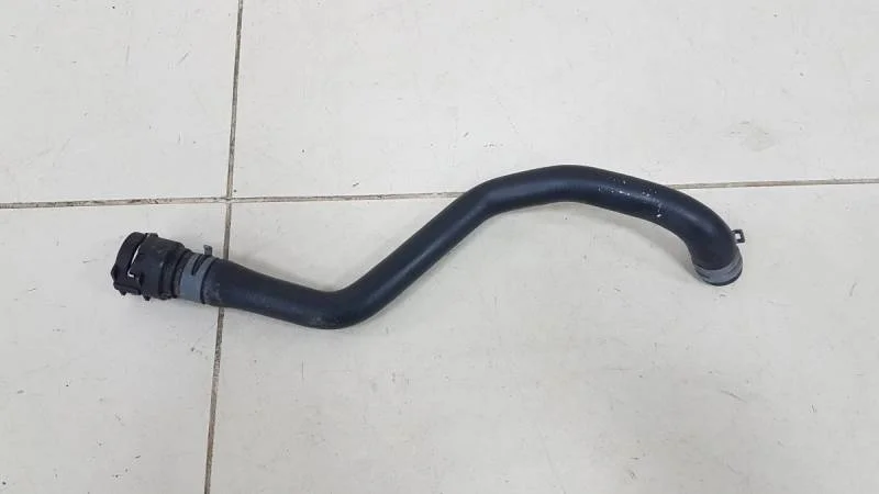 Шланг системы охлаждения Skoda Octavia (A7) 2013>