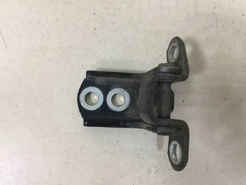 Петля двери задней правой нижняя Nissan Qashqai (J10) 2006-2013
