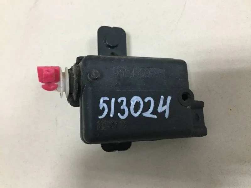 Активатор замка багажника Renault Sandero 2009-2014