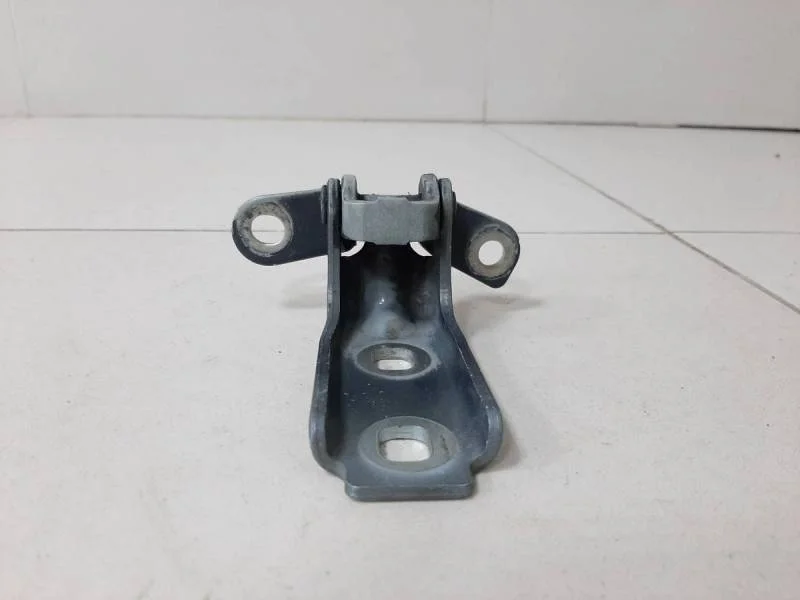 Петля двери Chevrolet Cruze (J300) 2009-2016