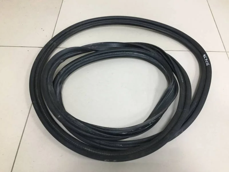 Уплотнитель багажника Nissan Qashqai (J10) 2006-2013