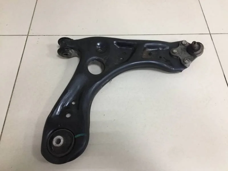 Рычаг передний правый Skoda Rapid 2012-2020