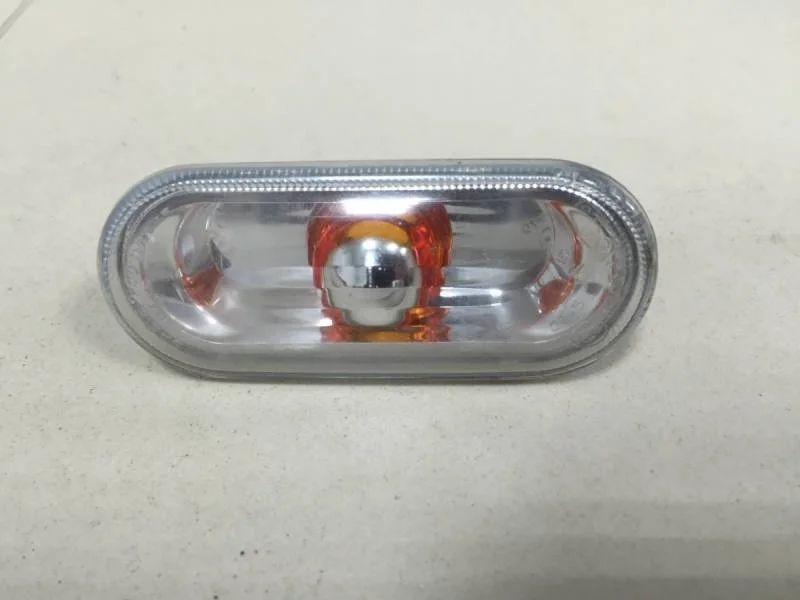 Повторитель на крыло Volkswagen Transporter T5 2003-2015