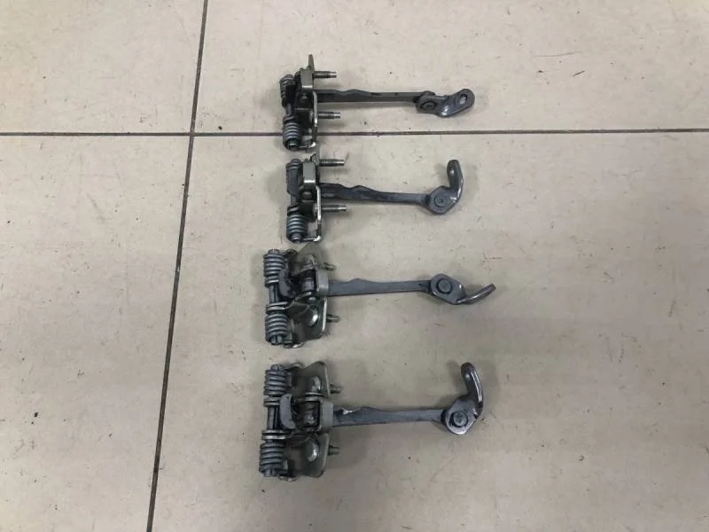 Ограничитель двери Renault Duster 2012>