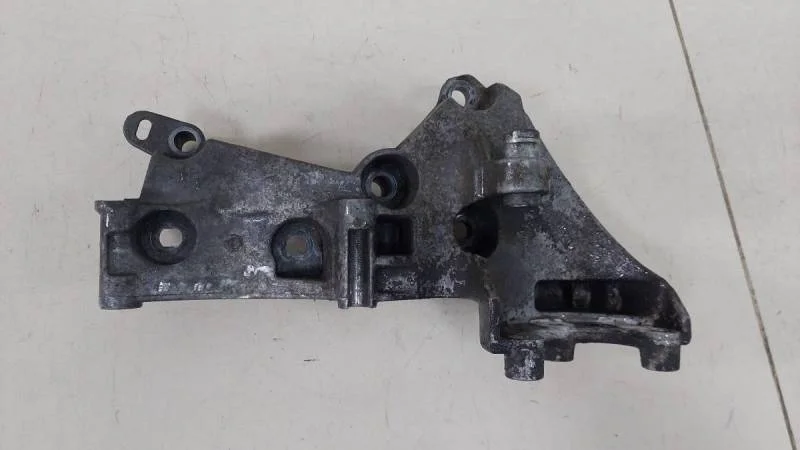 Кронштейн генератора Renault Duster 2012>
