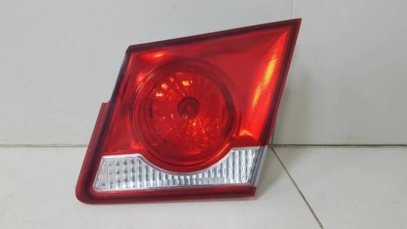 Фонарь задний внутренний правый Chevrolet Cruze (J300) 2009-2016