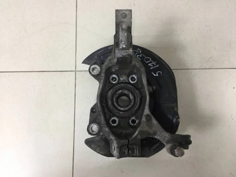 Кулак поворотный передний правый Nissan Teana J32 2008-2013