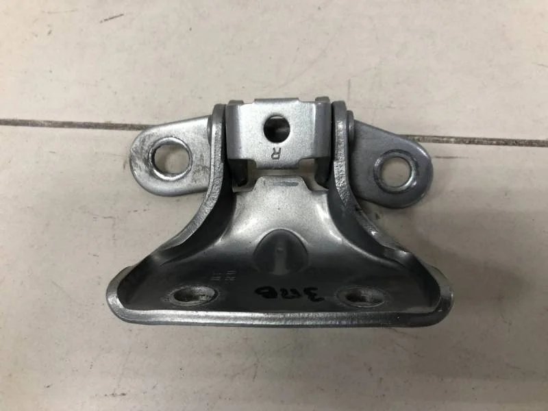 Петля двери задней правой верхняя Kia Ceed (JD) 2012-2018